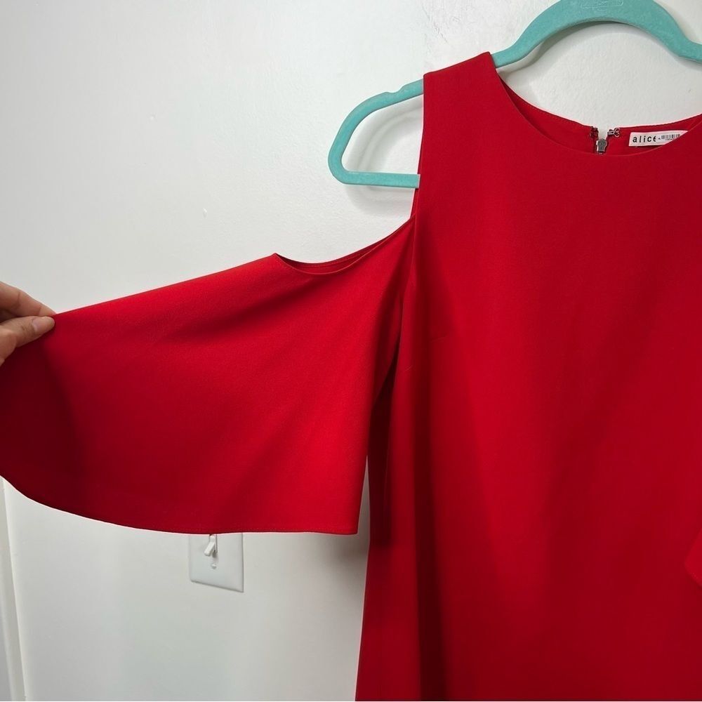 Alice & Olivia Cold shoulder Contemporary Cocktail Party Glam Romantic dress - Picture 7 of 10